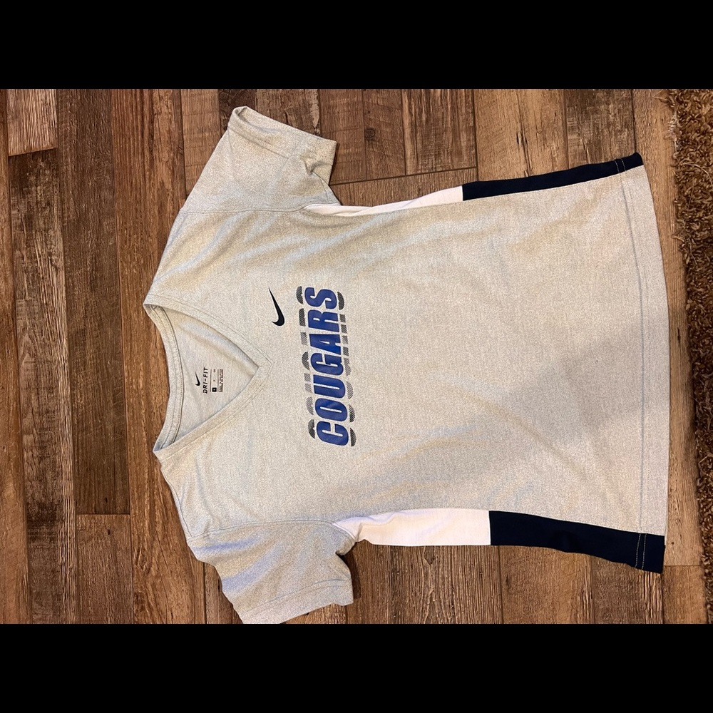Nike BYU v-neck T-shirt